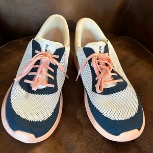 Kizik Athens step in shoes - youth 6.5